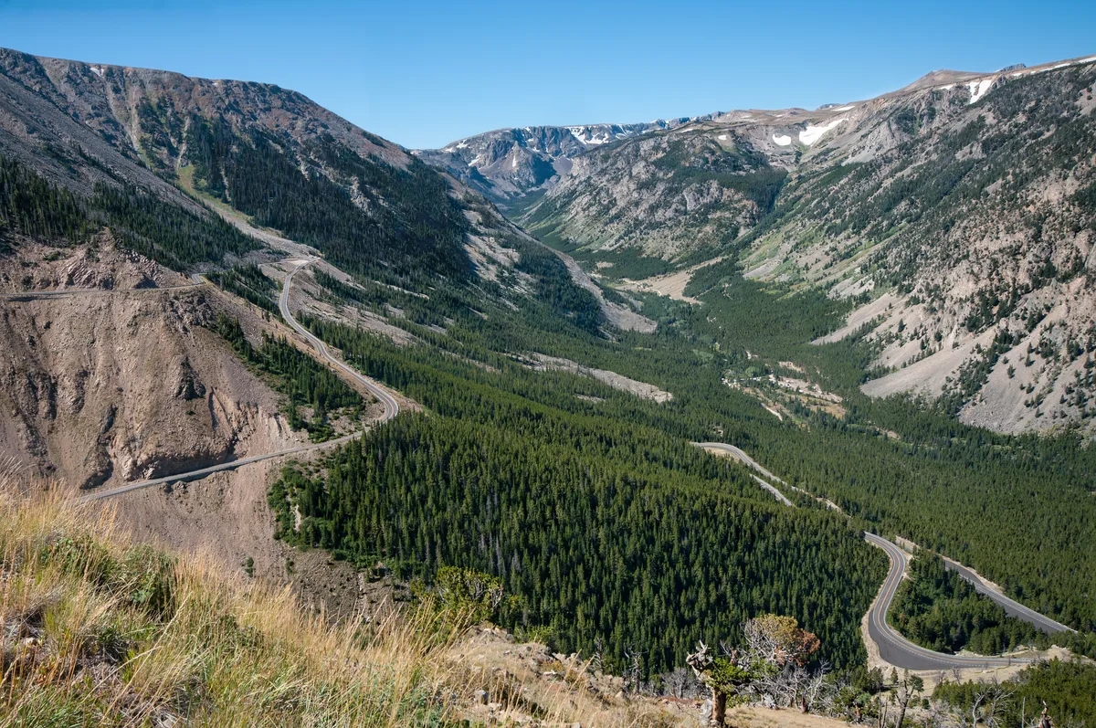The Beartooth Highway runs between mountains